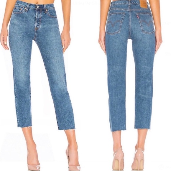 - Levi's  Revolve premium wedgie straight Size 30 Medium Wash "Love Triangle" - Picture 4 of 13